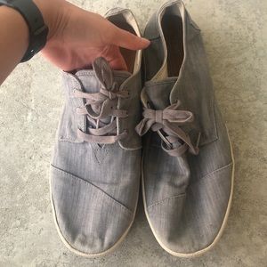 Men’s Size 13 Grey Toms